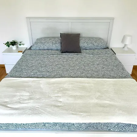 & Renovated - Near Train Station & Center Appartement Lugano