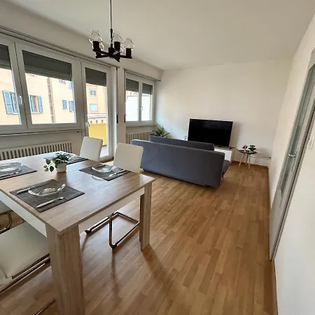 & Renovated - Near Train Station & Center *